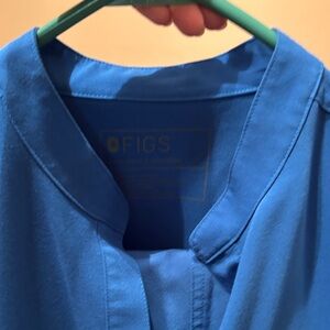 Women Figs Royal Blue Medical Scrub Top and pants small pants and small shirt